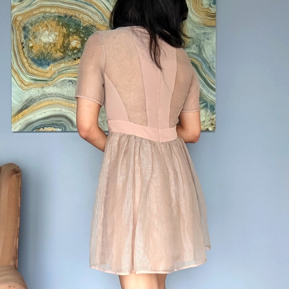 Size 2 BCBGeneration Nude Short Sleeve Dress - Picture 4 of 5